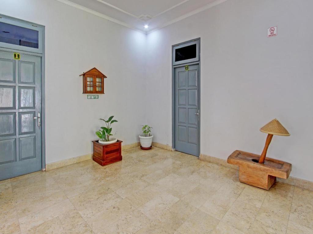 Oyo 92686 Lanaya Syariah Hotel 2*